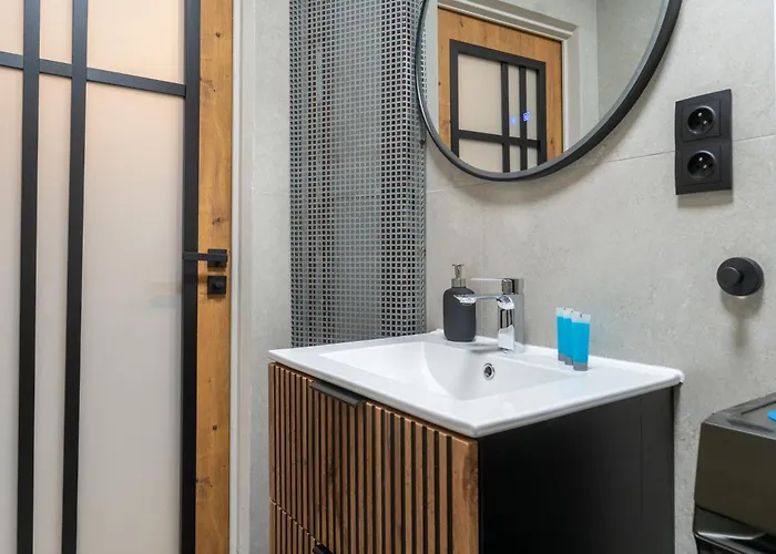 Rozdzienskiego Modern By Bookinghost Apartment