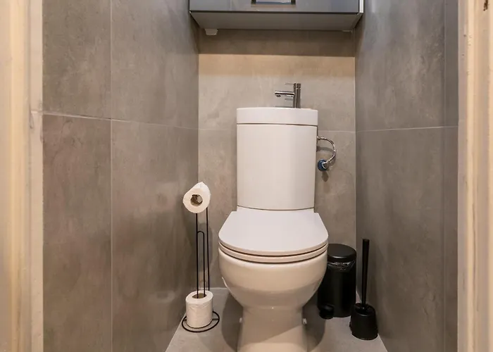 Rozdzienskiego Modern By Bookinghost