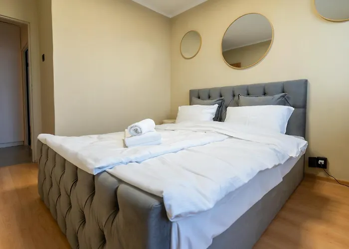 Rozdzienskiego Modern By Bookinghost